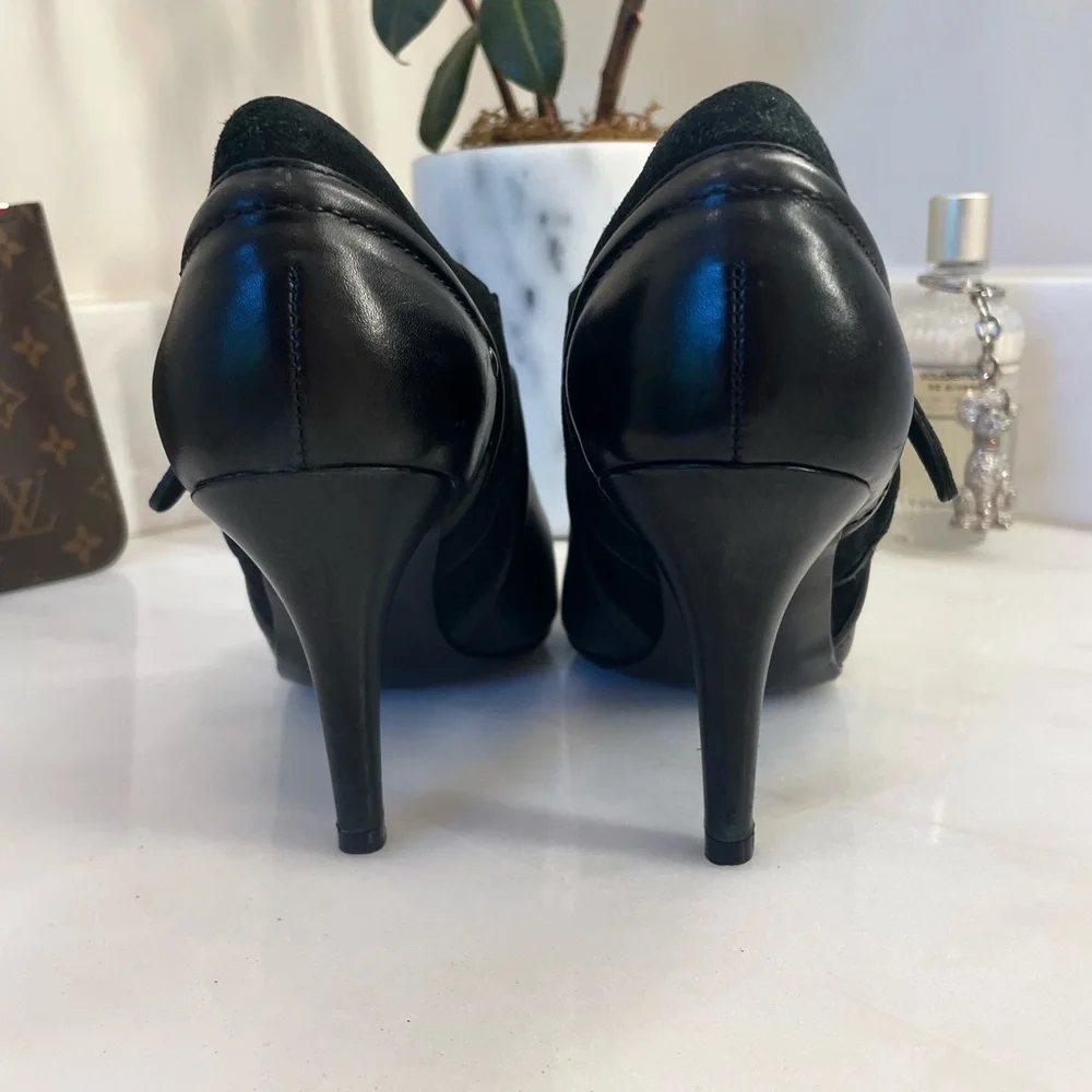 Cole Haan Black Ankle Booties labeled as size 8 but fit as a 7.5 - Picture 5 of 8